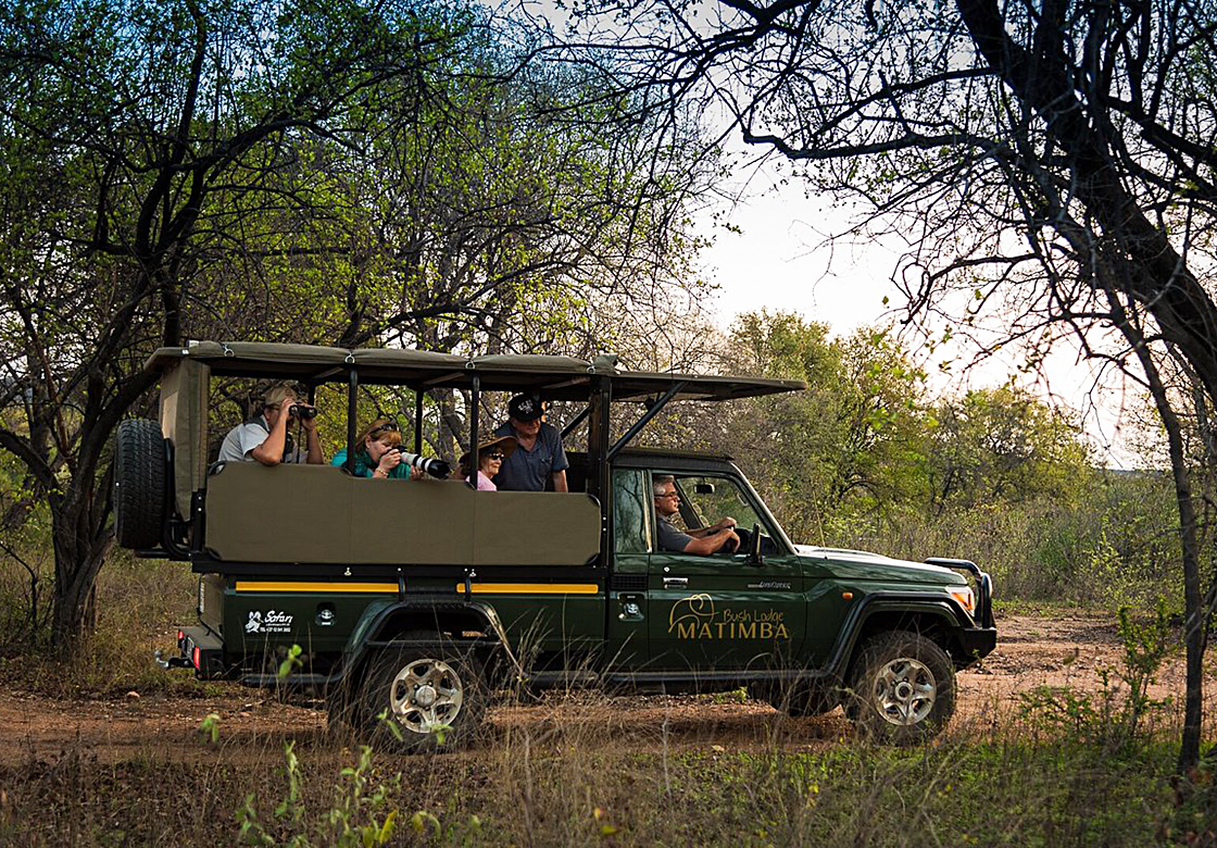 MATIMBA-BUSH-LODGE-the-open-safari-vehicle