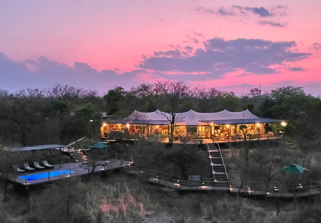 main lodge with swimmingpool