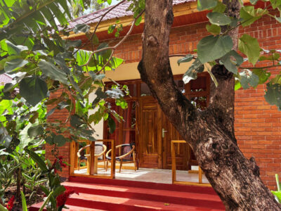 ARUSHA EXPLORERS LODGE Outside